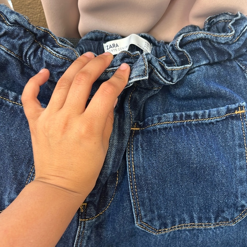 Zara jeans size 2